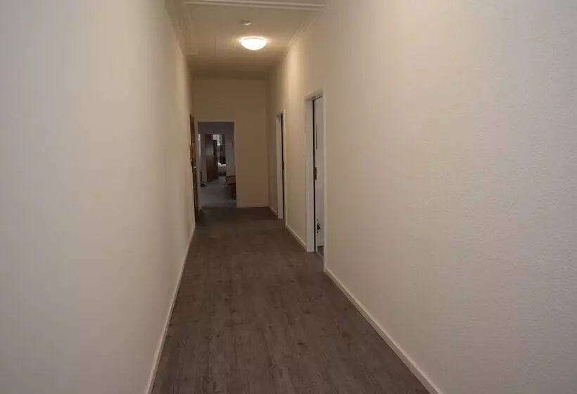 Retkeilymaja Messezimmer Ab Apartments