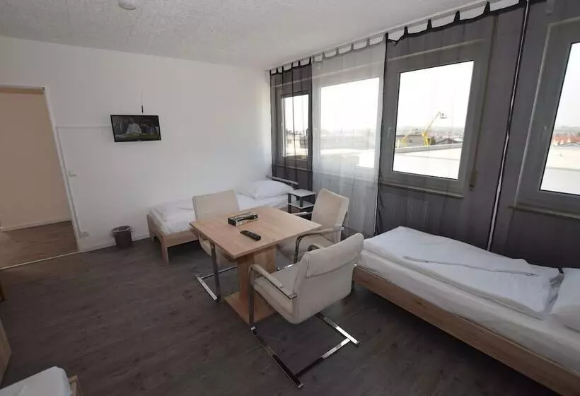 Retkeilymaja Messezimmer Ab Apartments