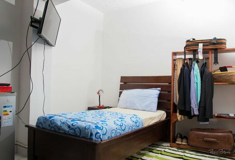 تختخواب و صبحانه Eastwest Hospitality