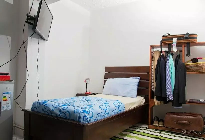 تختخواب و صبحانه Eastwest Hospitality