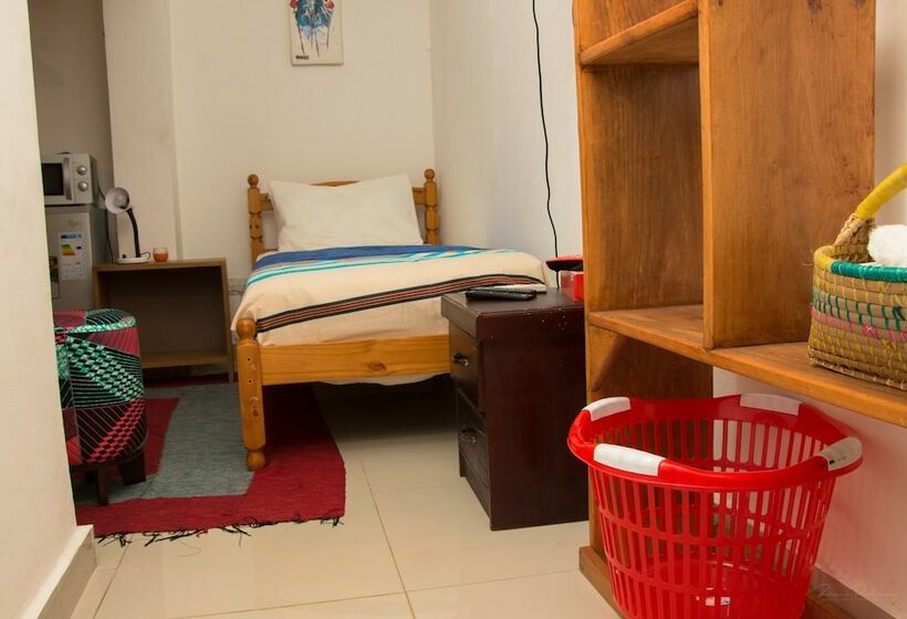 تختخواب و صبحانه Eastwest Hospitality