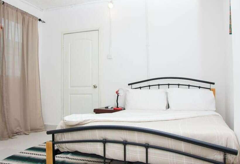 تختخواب و صبحانه Eastwest Hospitality