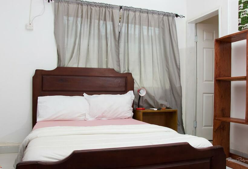 تختخواب و صبحانه Eastwest Hospitality