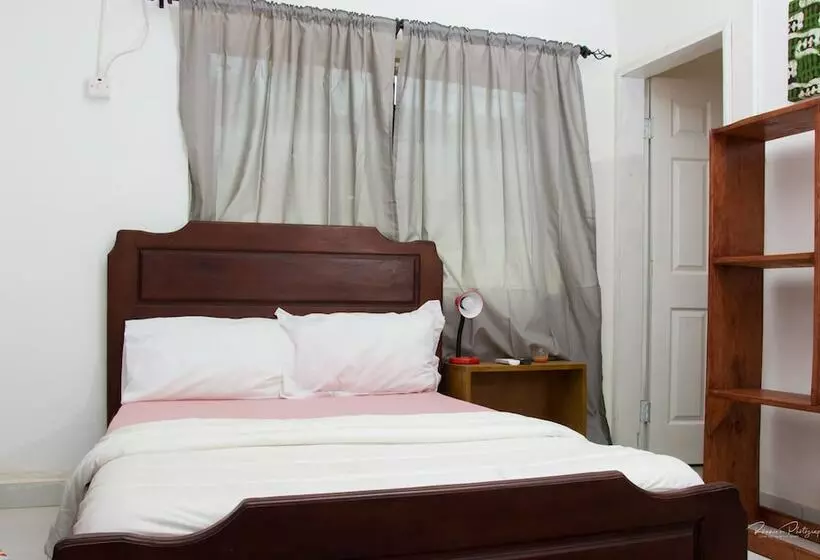 تختخواب و صبحانه Eastwest Hospitality