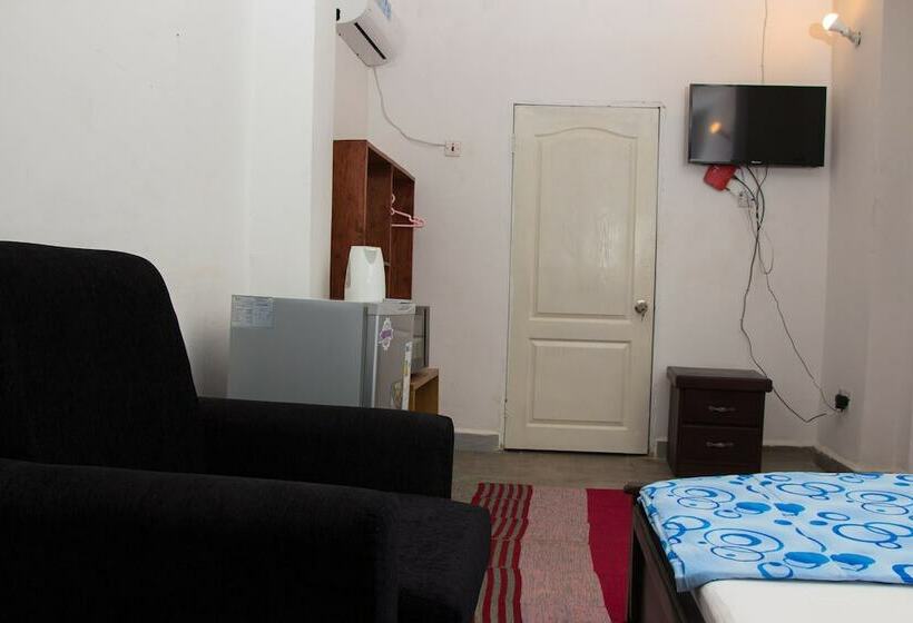 تختخواب و صبحانه Eastwest Hospitality