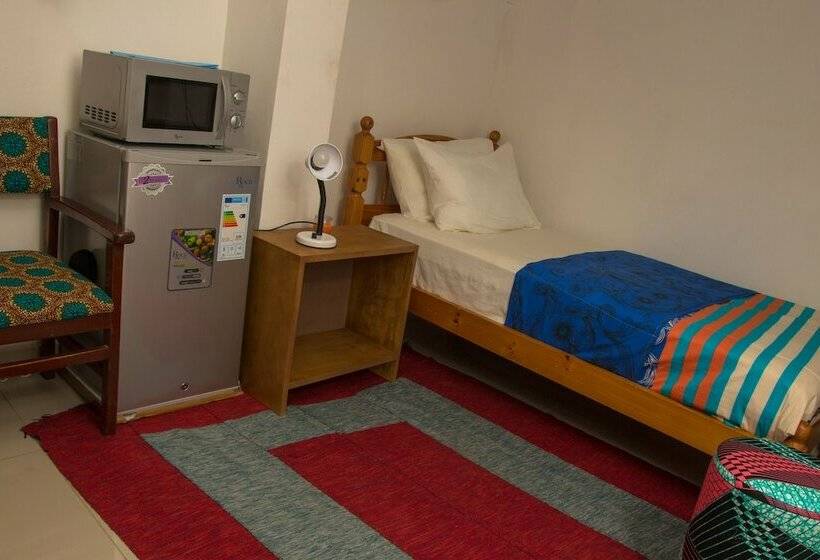 تختخواب و صبحانه Eastwest Hospitality