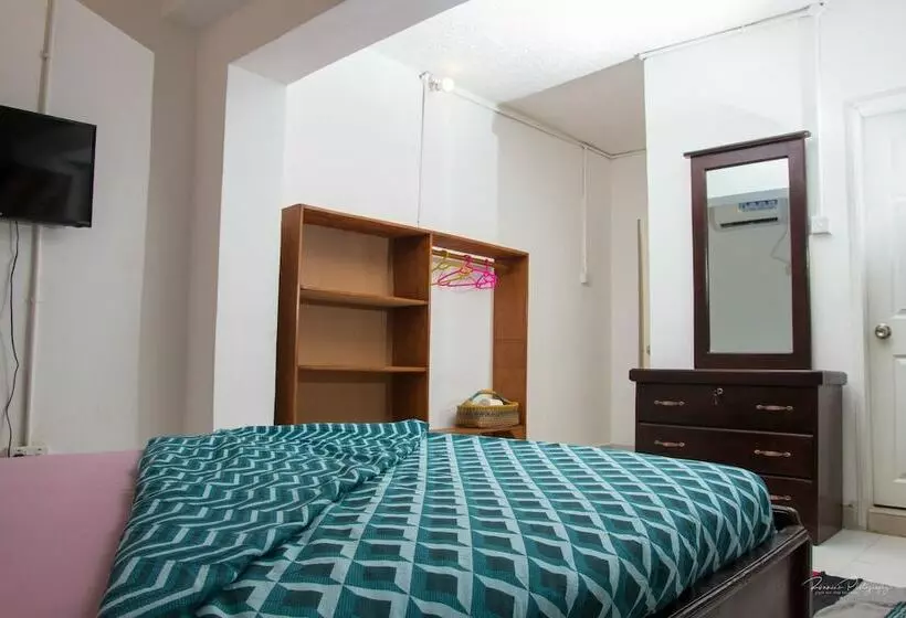 تختخواب و صبحانه Eastwest Hospitality