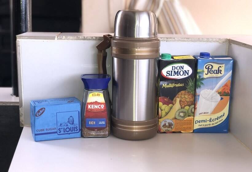 تختخواب و صبحانه Eastwest Hospitality