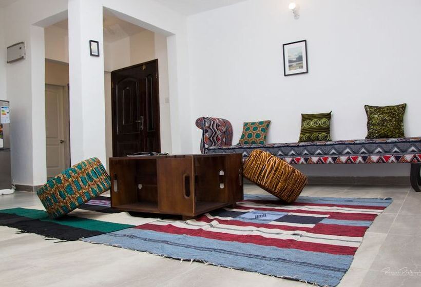 تختخواب و صبحانه Eastwest Hospitality