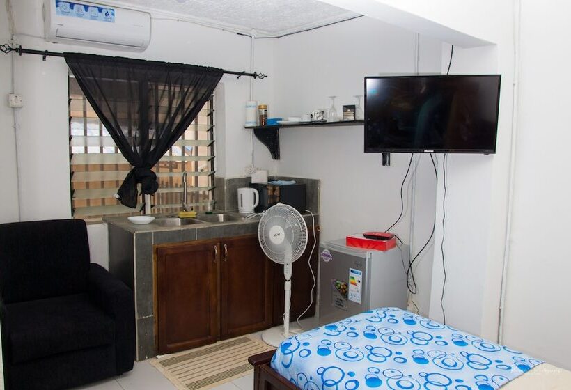 تختخواب و صبحانه Eastwest Hospitality