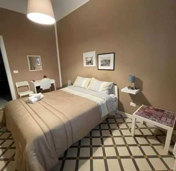تختخواب و صبحانه Jennys Place