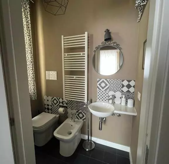 تختخواب و صبحانه Jennys Place
