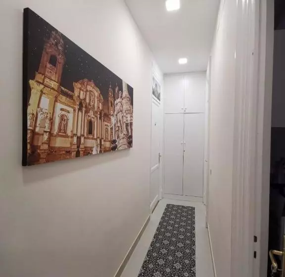 تختخواب و صبحانه Liberty Palace