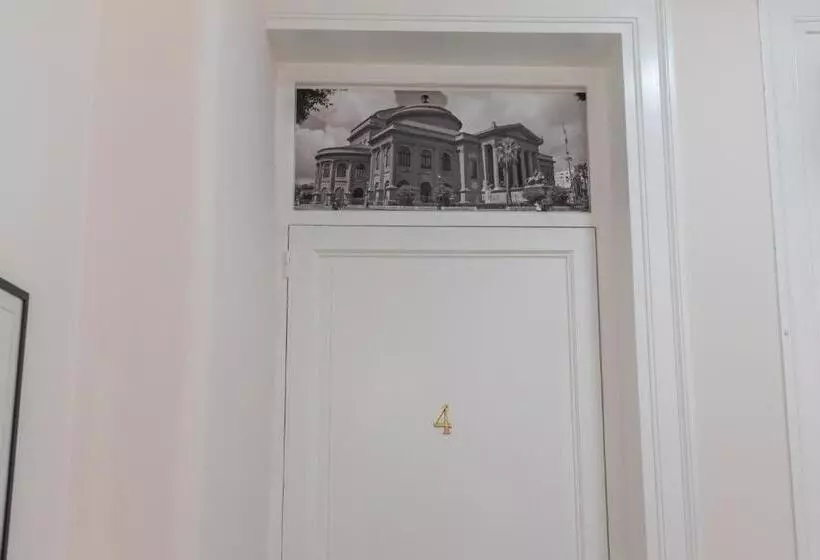 تختخواب و صبحانه Liberty Palace