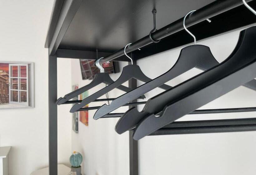 تختخواب و صبحانه Liberty Palace