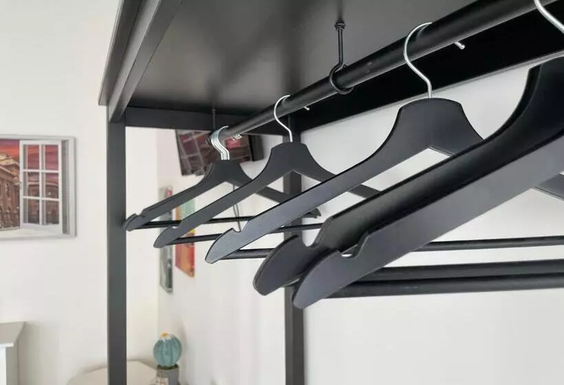 تختخواب و صبحانه Liberty Palace