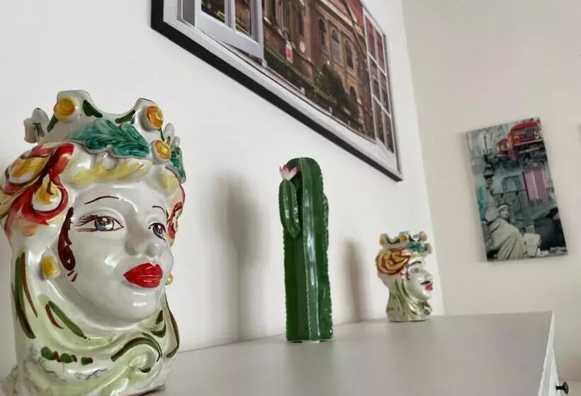 تختخواب و صبحانه Liberty Palace