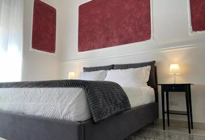 تختخواب و صبحانه Liberty Palace