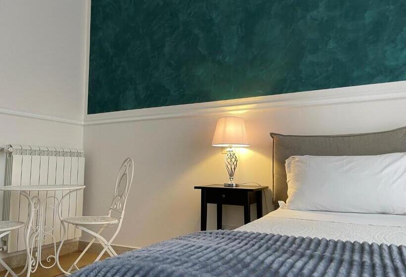 تختخواب و صبحانه Liberty Palace