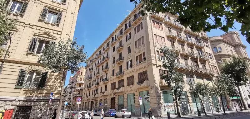 تختخواب و صبحانه Liberty Palace