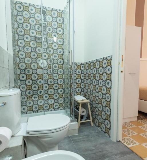 تختخواب و صبحانه Liberty Palace