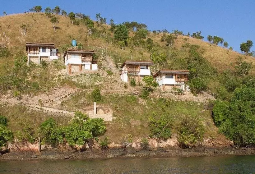 Borac Bay Bungalows Hotel And Resort