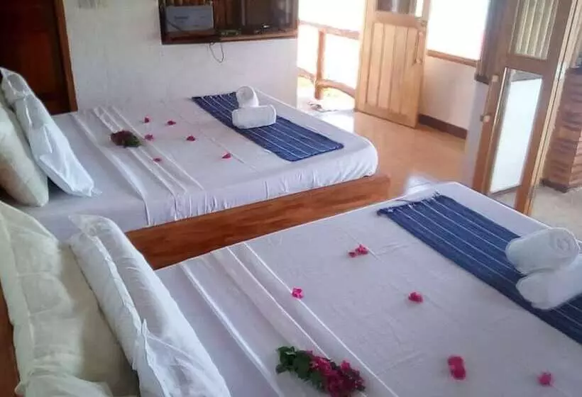 Borac Bay Bungalows Hotel And Resort
