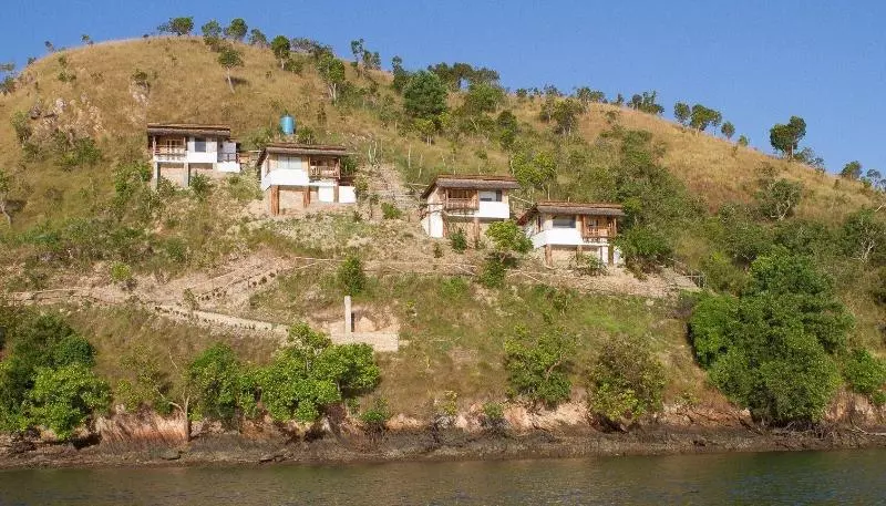 Borac Bay Bungalows Hotel And Resort