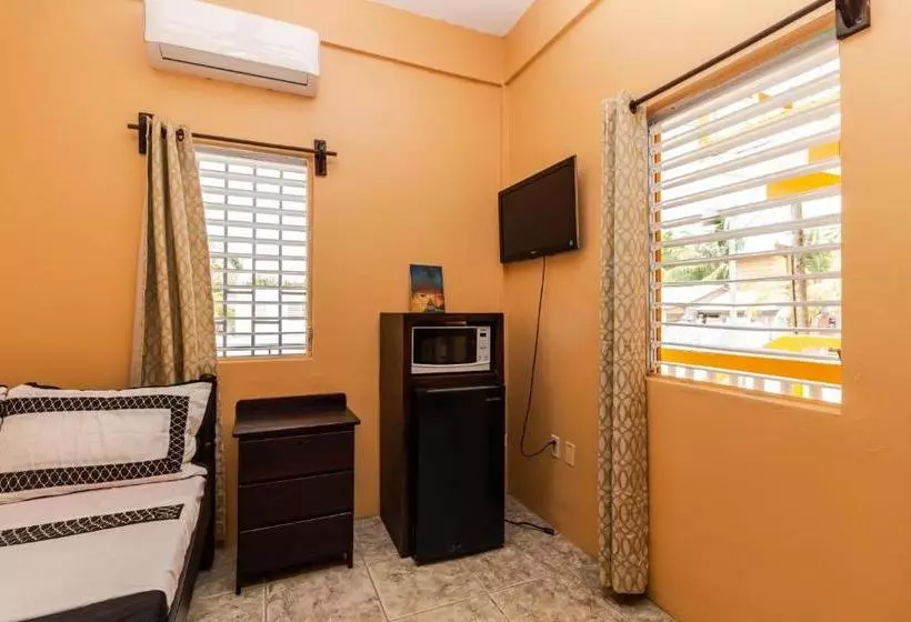 هتل San Pedro Studios And Suites