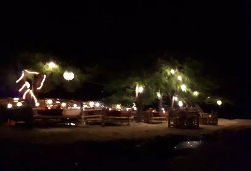 هتل Sandy Beach Bungalows