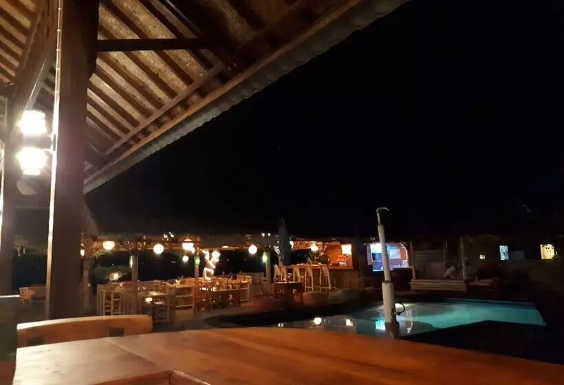 هتل Sandy Beach Bungalows