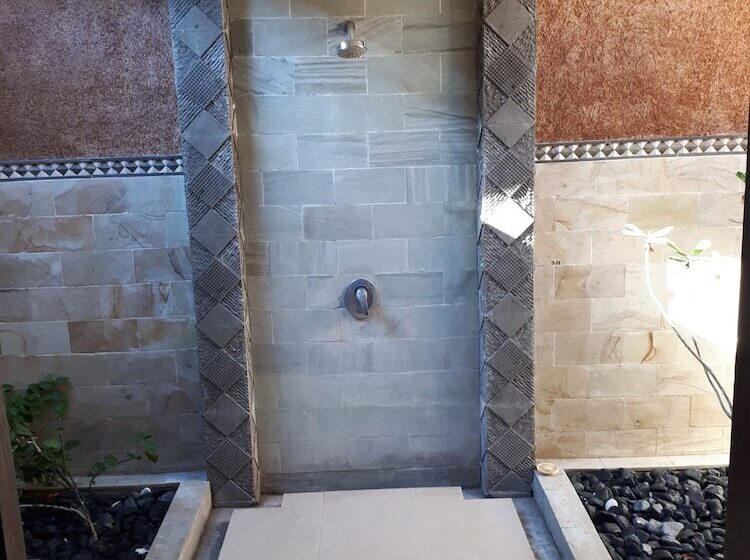 هتل Sandy Beach Bungalows