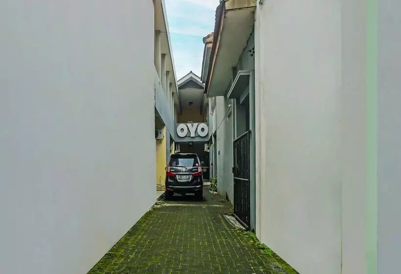 ホテル Semampir Residence By Oyo Rooms
