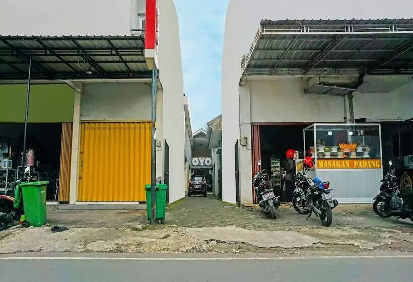 ホテル Semampir Residence By Oyo Rooms