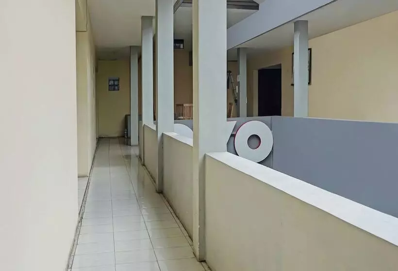 ホテル Semampir Residence By Oyo Rooms