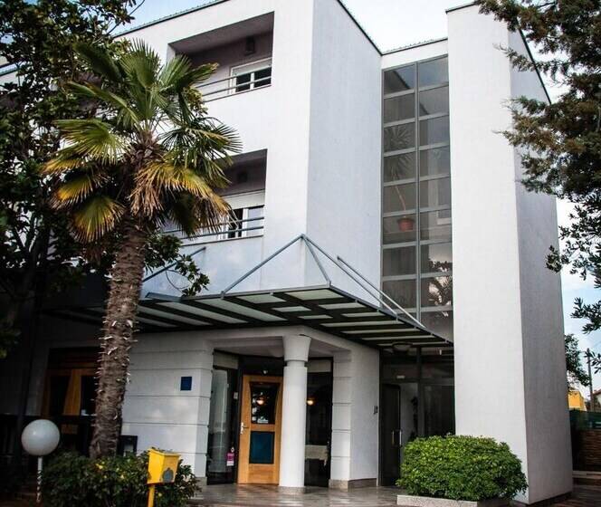 膳宿费 Guest Accomodation Tamaris