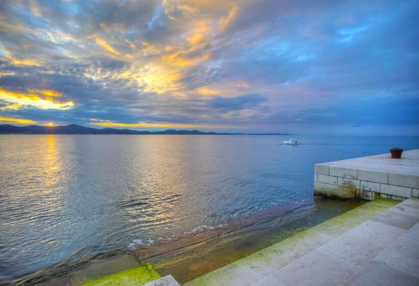 膳宿费 Guest Accomodation Tamaris