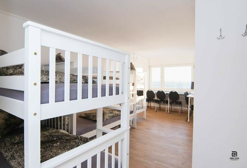 Skyhostel Friedrichshafen