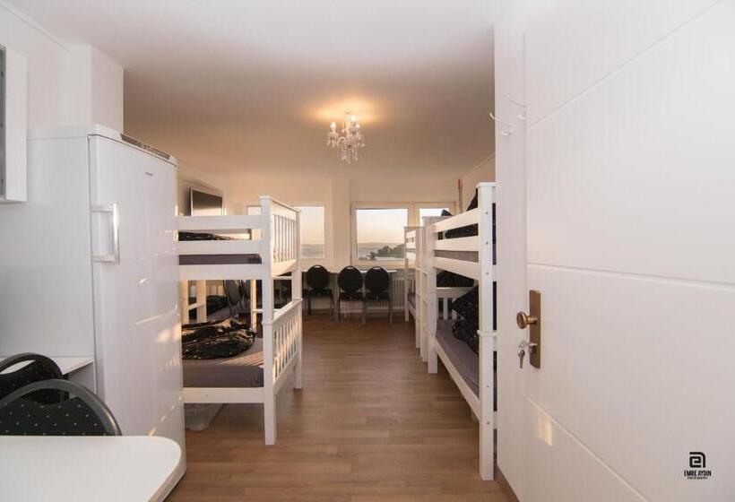 Skyhostel Friedrichshafen