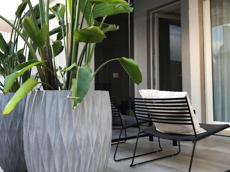 تختخواب و صبحانه Golden Suites 50