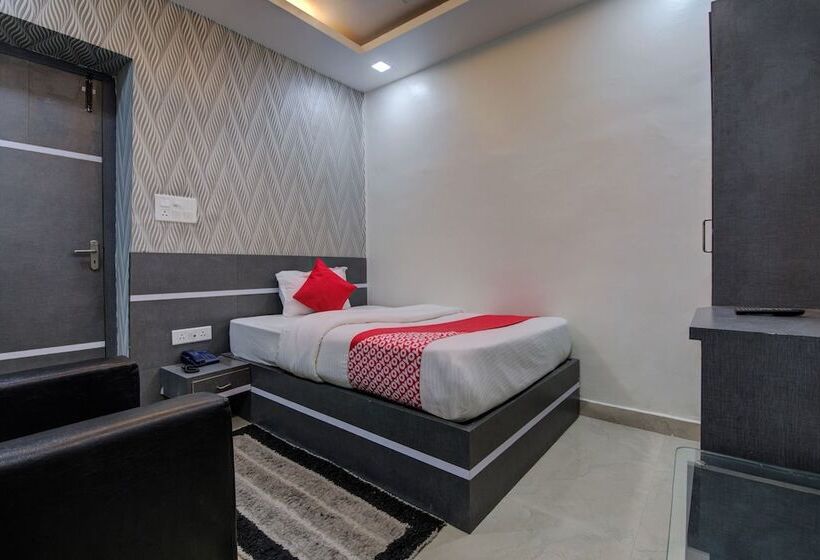 호텔 A K Residency By Oyo Rooms