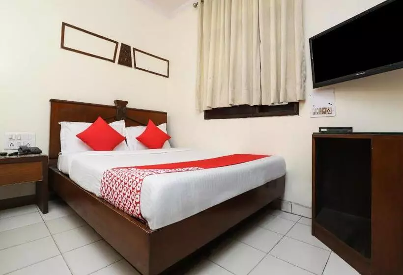 هتل O Delhi Empire