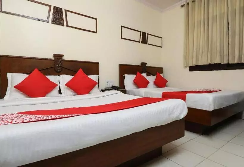 هتل O Delhi Empire