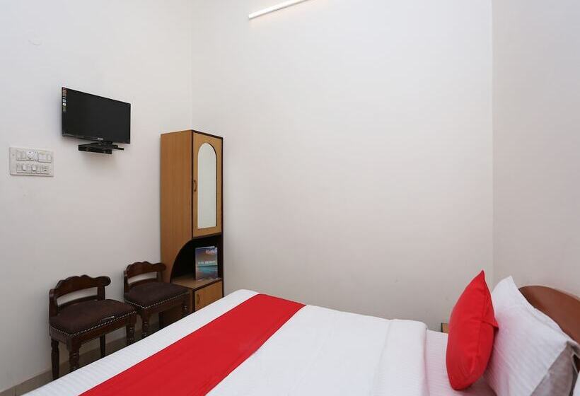 هتل Divine By Oyo Rooms