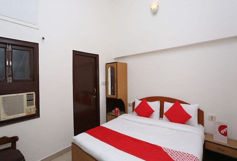 هتل Divine By Oyo Rooms