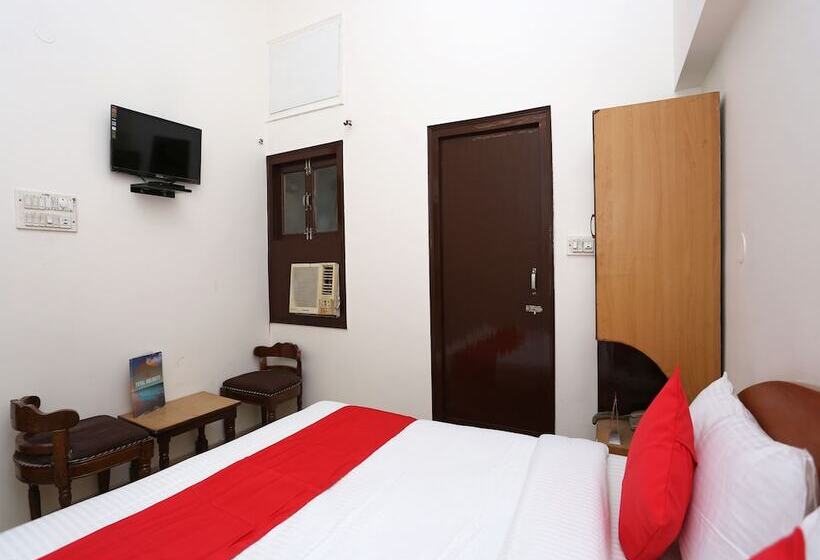 هتل Divine By Oyo Rooms