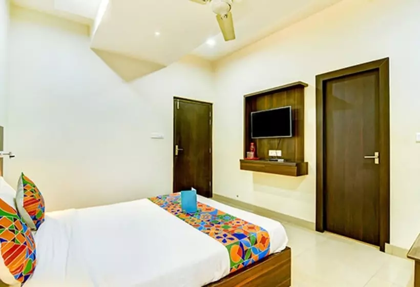 Fabhotel Solitaire Inn