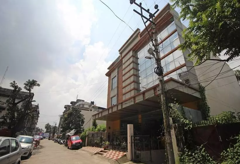 Hotelli Kailash Plaza