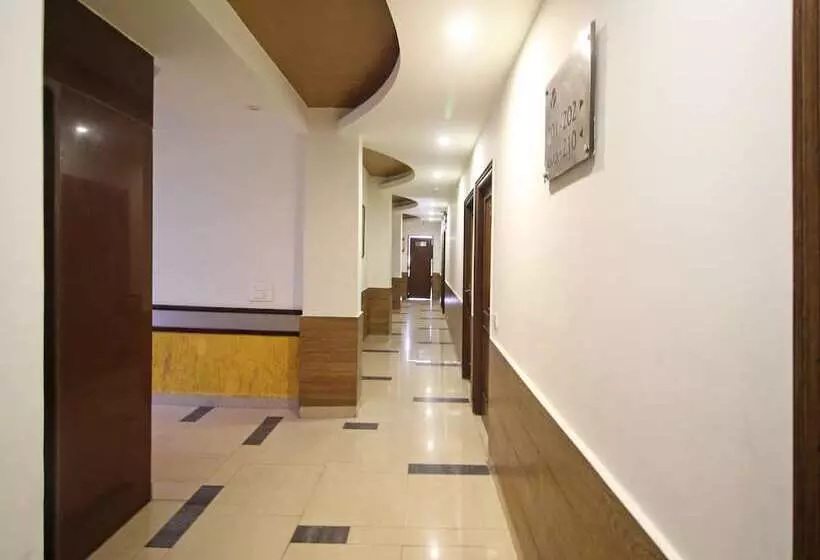 Hotelli Kailash Plaza