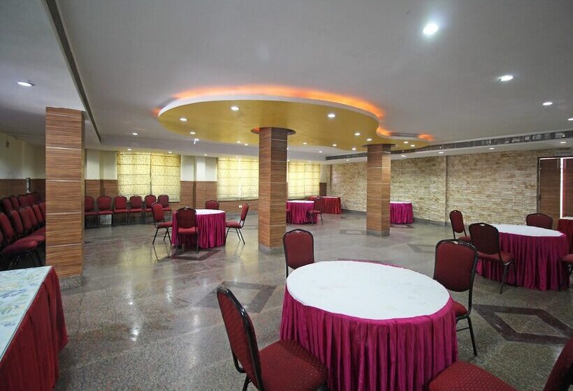 هتل Kailash Plaza